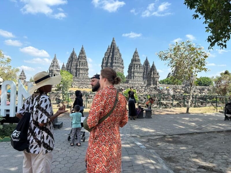 prambanan-tour-borobudur-climb-with-tickets