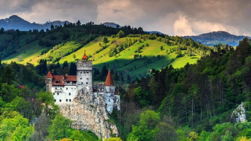 premium-tour-6-pax-bucharest-pelesbran-castles-brasov