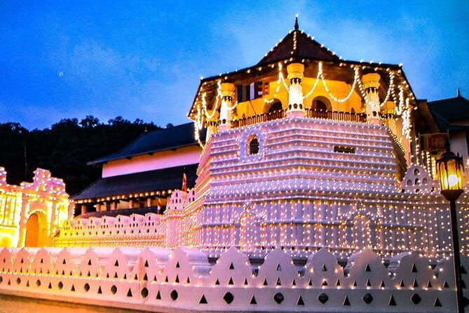 Private All Inclusive Day Tour to Kandy from Colombo and Negombo - Who Should Consider This Tour?