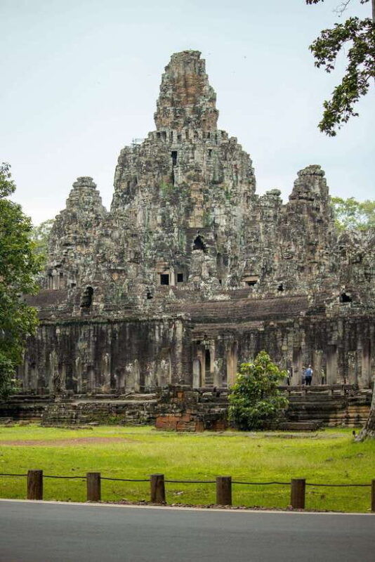 private-angkor-wat-sunrise-tour-with-breakfast-and-snack