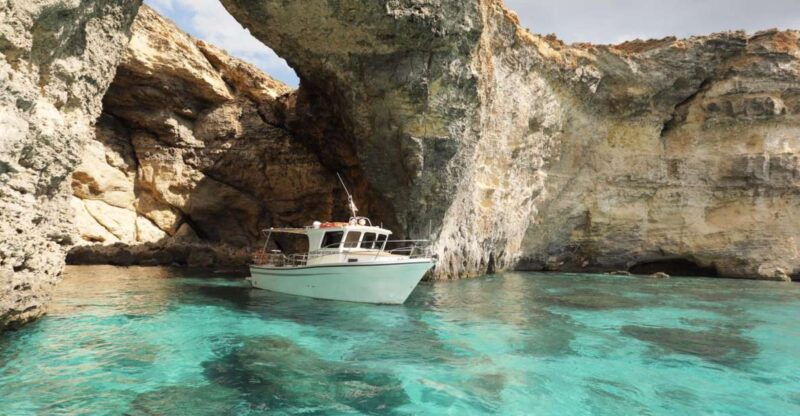 private-boat-tripscomino-blue-lagoon-crystal-lagoon-gozo