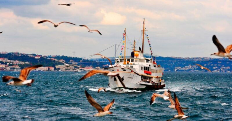 private-bosphorus-sightseeing-cruise-by-luxury-yacht