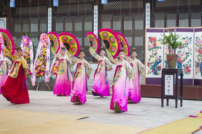 private-customized-seoul-tour-with-your-korean-buddy