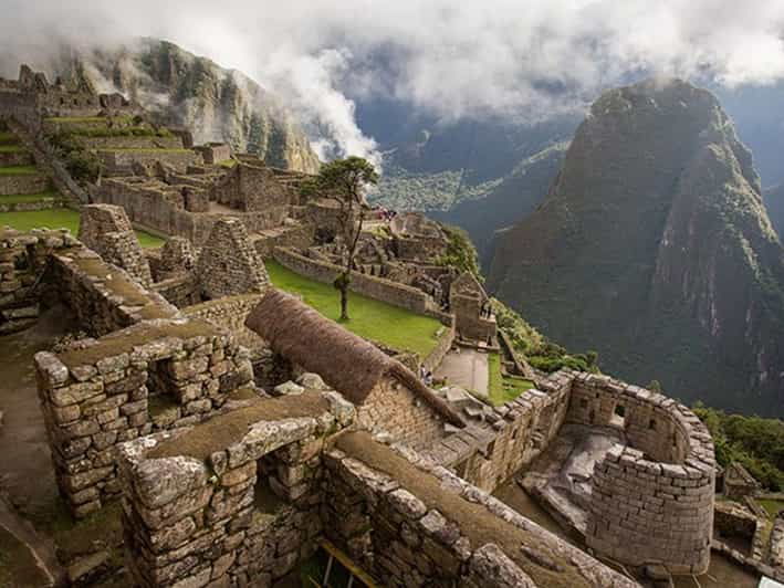 private-guided-tour-of-machu-picchu-from-aguas-calientes