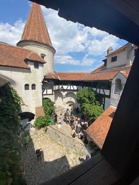 private-half-day-tour-from-bucharest-to-draculas-castle
