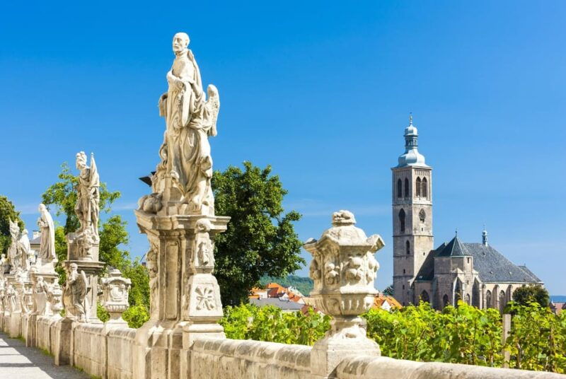 private-half-day-tour-to-bone-church-kutna-hora