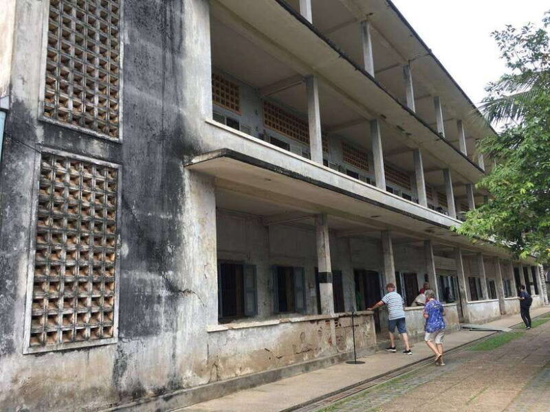 private-half-day-trip-to-genocidal-museum-killing-field