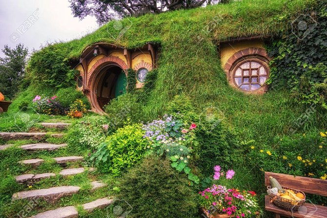 Private Luxury Tour From Auckland to Hobbiton Movie Set and Rotorua for couples - Frequently Asked Questions