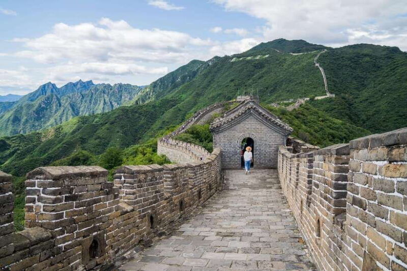 private-mutianyu-great-wall-tour-with-english-driver