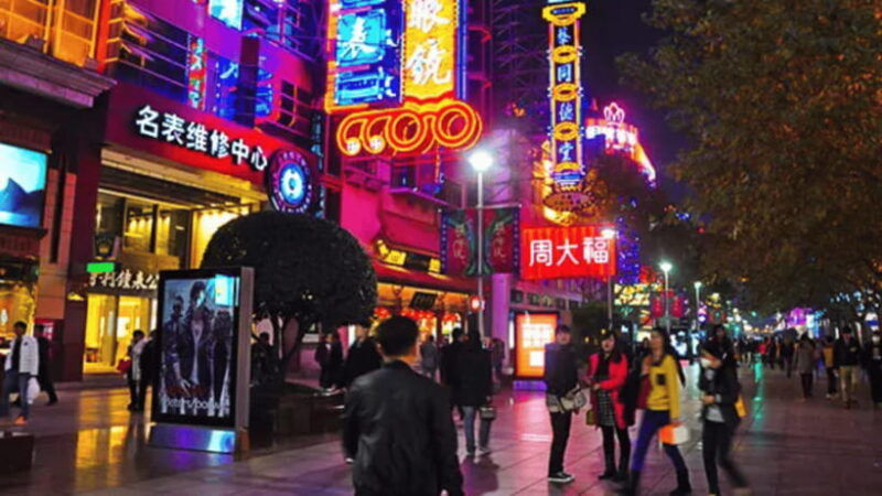 private-shanghai-shopping-tour-with-local-shopping-guru