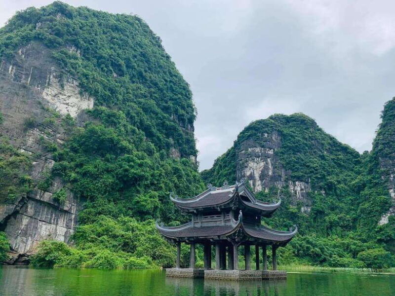 private-tour-bai-dinh-trang-an-mua-cave-full-day