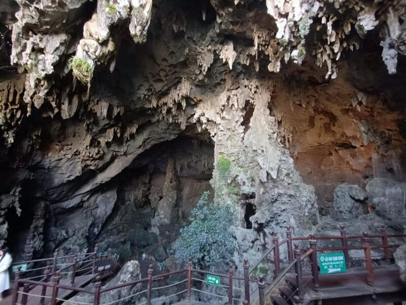 private-tour-halong-bay-one-day-with-cave-kayaking-sampan