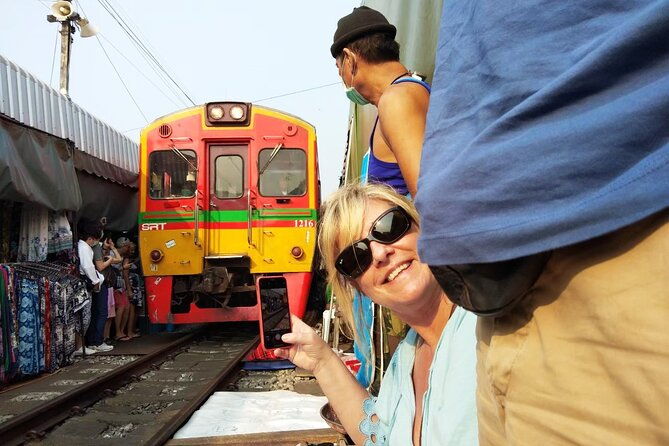 Private tour to Floating & Railway markets (multi-lang: EN ZH ES IT FR DE) - Transport, Timing, and Convenience