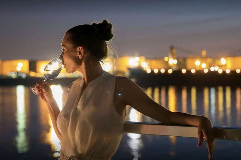 quebec-city-evening-cocktail-cruise-with-live-dj