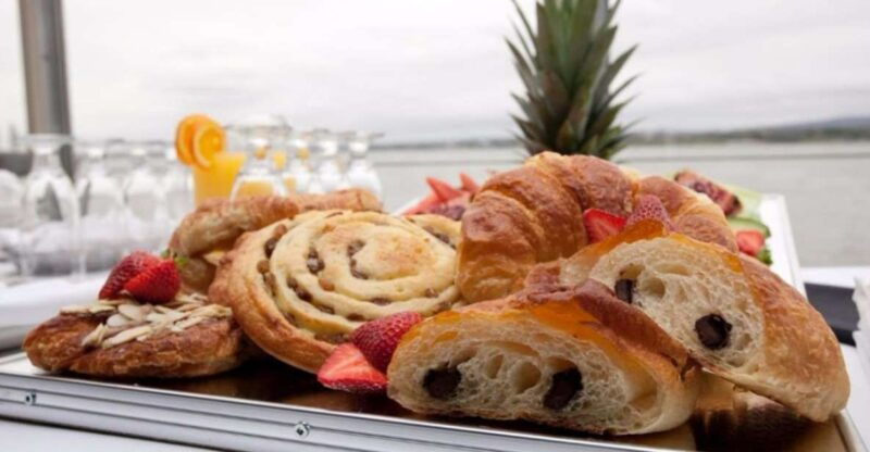 quebec-city-weekend-river-brunch-cruise-with-vip-option
