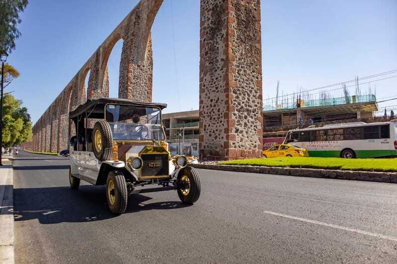 queretaro-city-tour-in-a-classic-ford-t-vehicle
