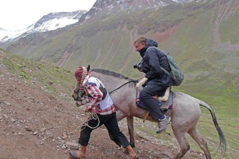rainbow-mountain-horseback-riding-tour-buffet-lun