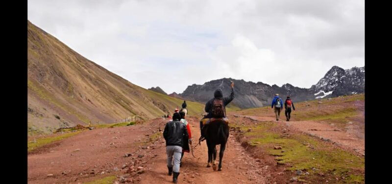 rainbow-mountain-horseback-riding-tour-buffet-lunch-3
