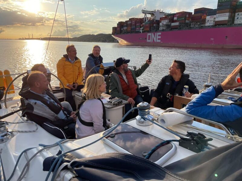 real-sailing-trip-towards-the-north-sea-from-to-wedel
