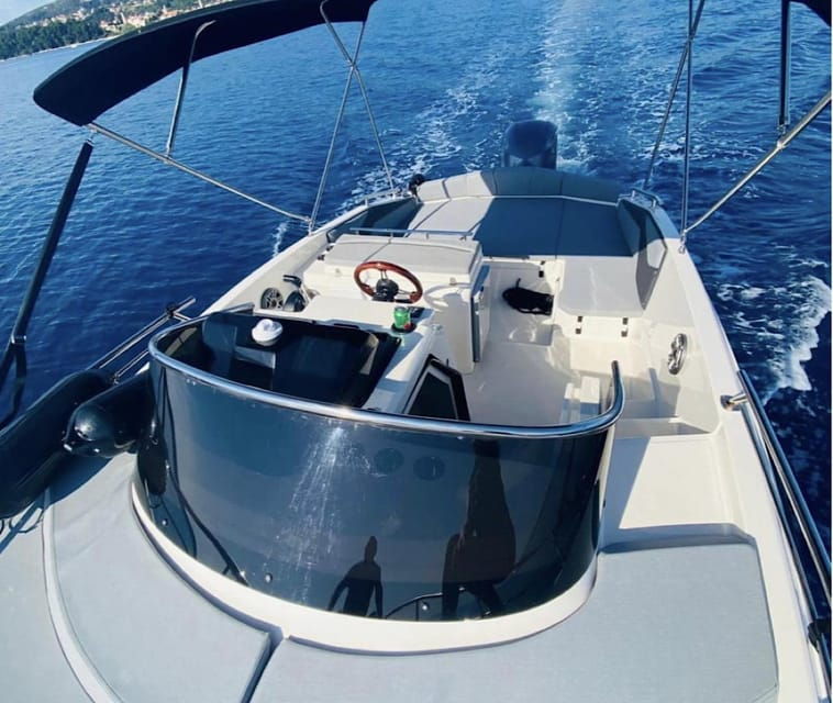 rent-barca-dylet-85-and-explore-the-aeolian-archipelago