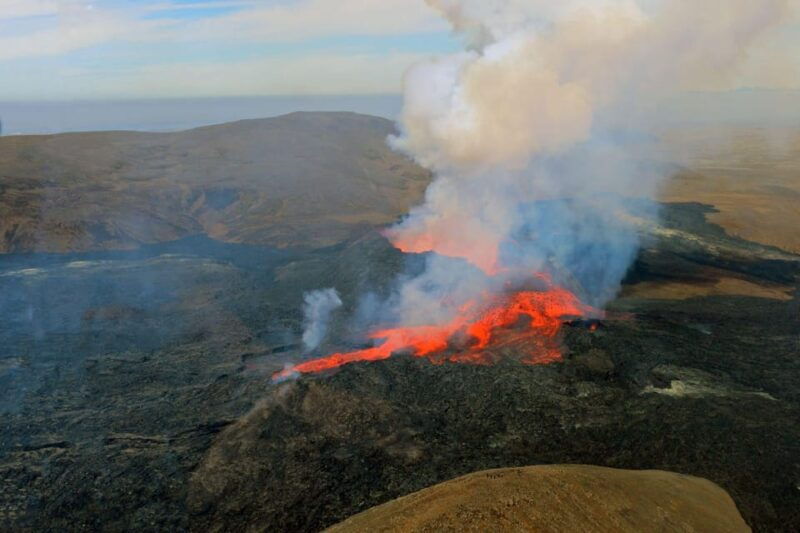 reykjavik-45-minute-volcano-sightseeing-helicopter-tour