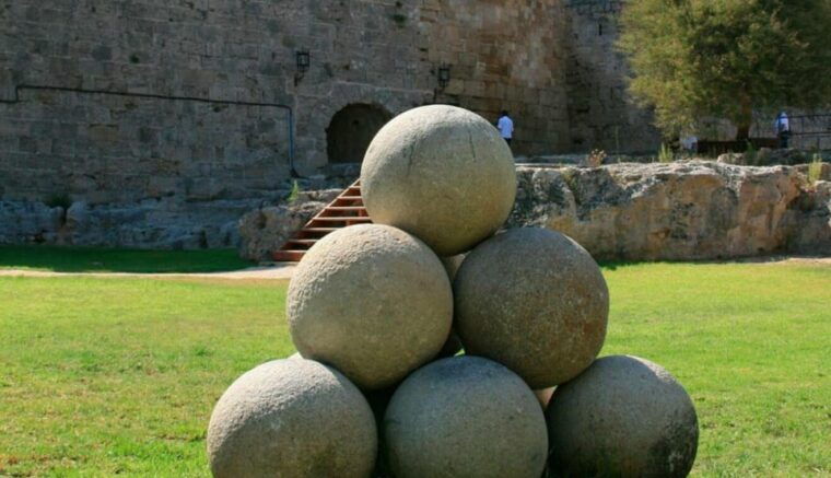 rhodes-private-medieval-city-treasure-hunt-with-food-stops