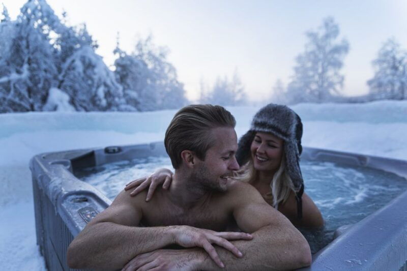 rovaniemi-ice-restaurant-dinner-with-snow-sauna-transfer