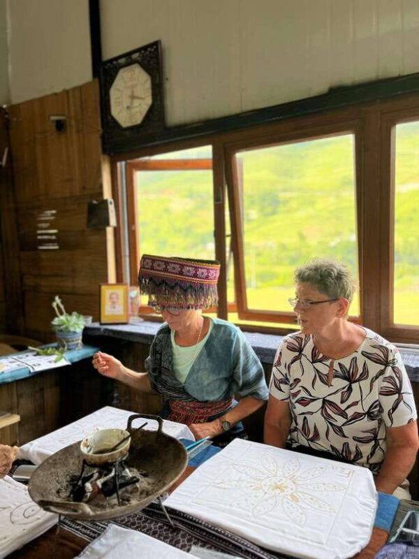 sa-pa-herbal-incense-making-workshop-in-ta-van-village-tour