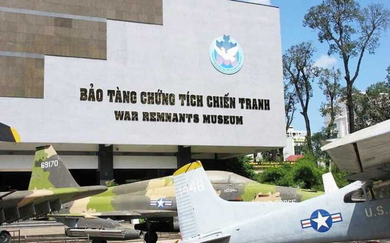saigon-city-tour-in-the-morning-by-car