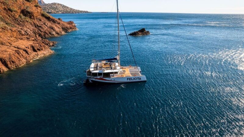 saint-raphael-dinner-in-front-of-the-golden-island