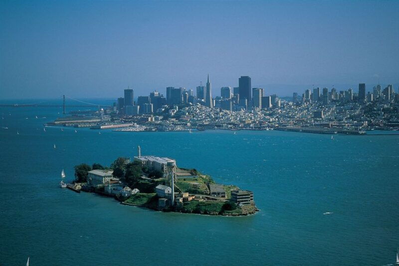 san-francisco-hop-on-hop-off-deluxe-bus-tour-with-20-stops-2