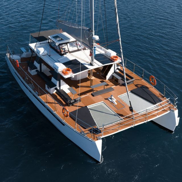 santorini-catamaran-caldera-cruise-with-meal-and-drinks-2