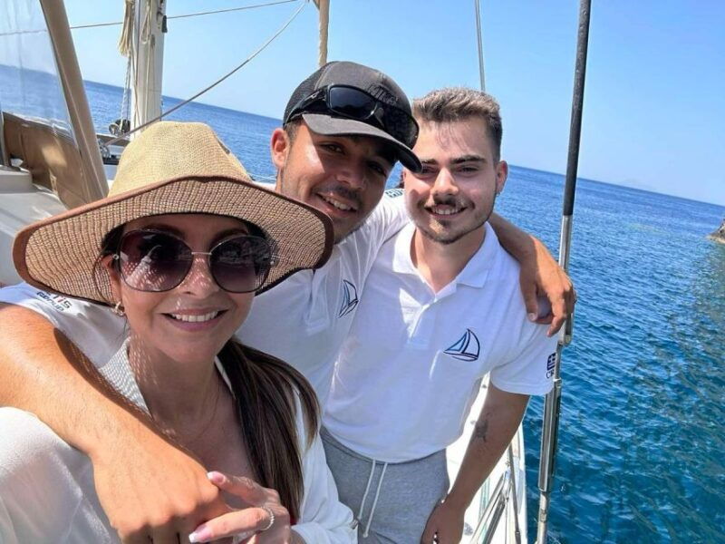 santorini-catamaran-day-cruise-lunch-drinks-and-transfers