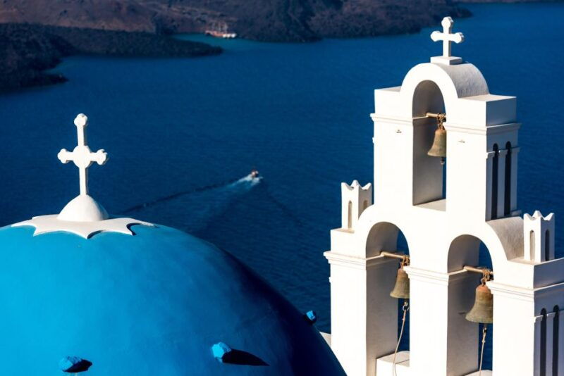 santorini-highlights-prive-tour-wine-tasting-local-guide