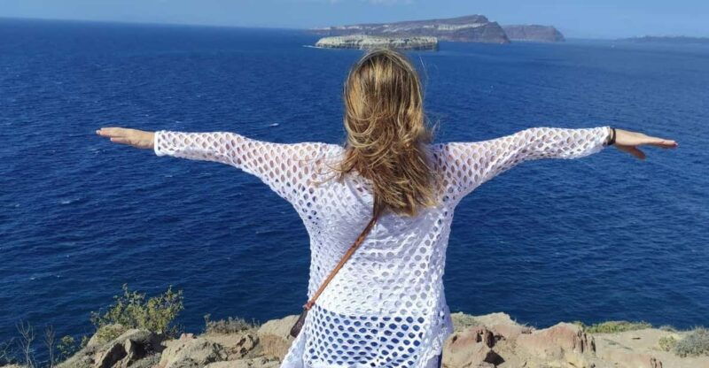 santorini-highlights-tour-with-wine-tasting