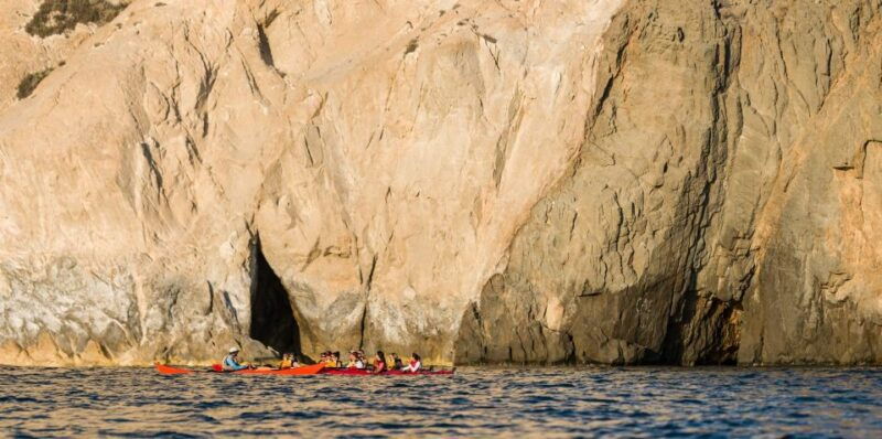 santorini-sunset-sea-kayak-with-light-dinner