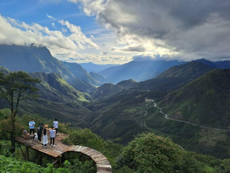 sapa-2-day-villagesrice-fields-love-waterfall-hiking-tour