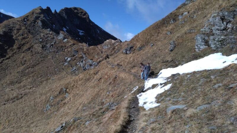 sb05-carpathian-heights-hiking-to-balea-cascada-lake