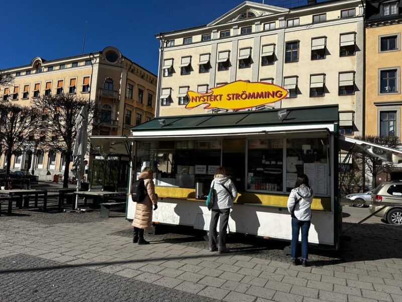 secret-walking-food-tour-stockholm-old-town