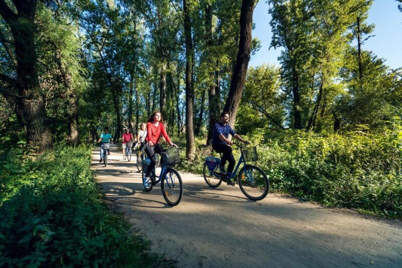 secrets-of-warsaw-4-hour-bike-tour