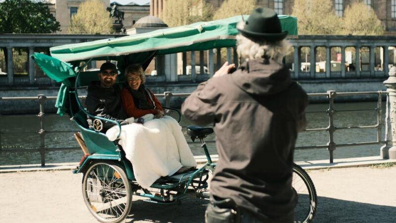 self-drive-e-scooter-shared-guide-in-small-groups