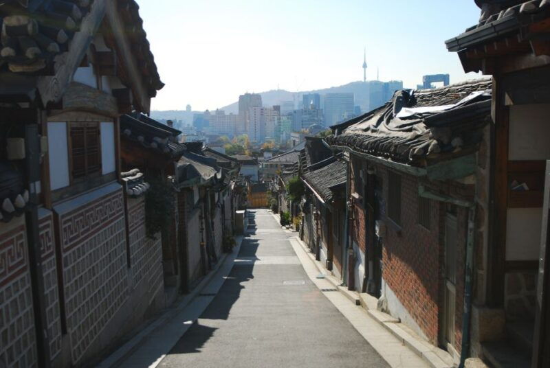 seoul-gyeongbok-palace-bukchon-village-and-gwangjang-tour