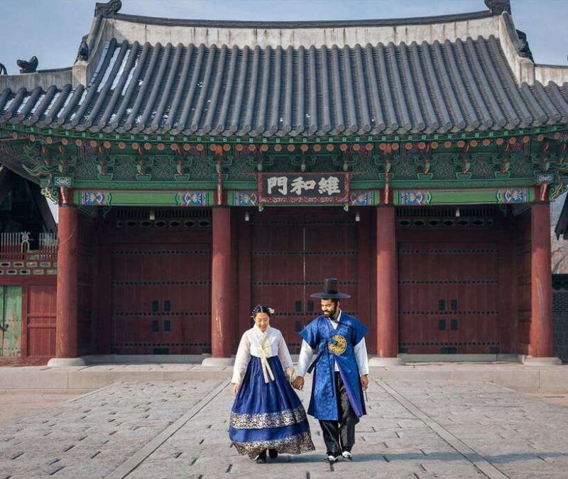 seoul-hanbok-rental-with-gyeongbokgung-palace-entry