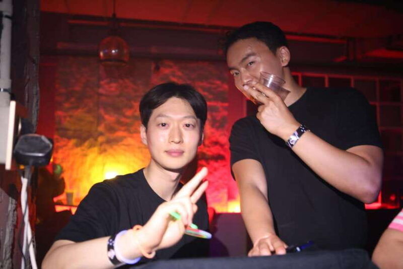 seoul-itaewon-premium-pub-crawl-with-limitless-drinks