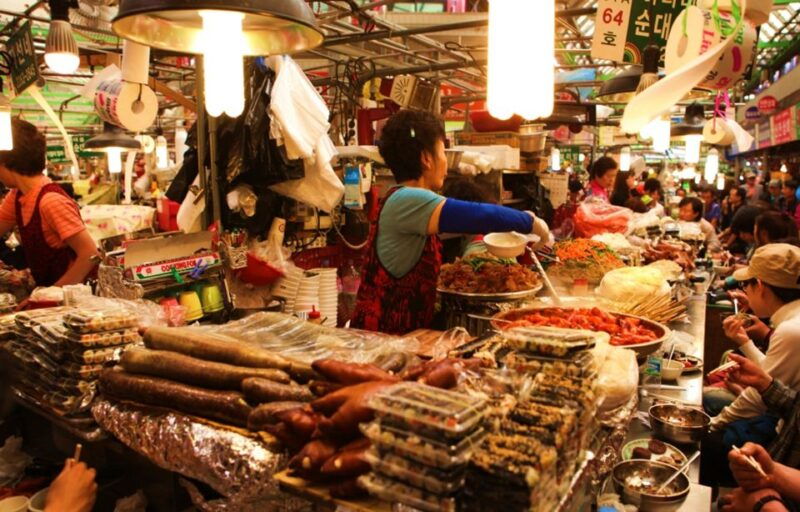 seoul-nighttime-tour-of-palace-market-naksan-park-more