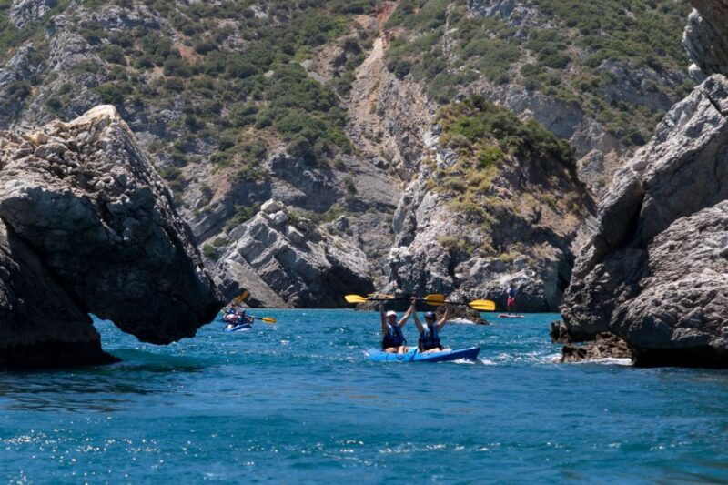 sesimbra-arrabida-natural-park-caves-guided-kayaking-tour