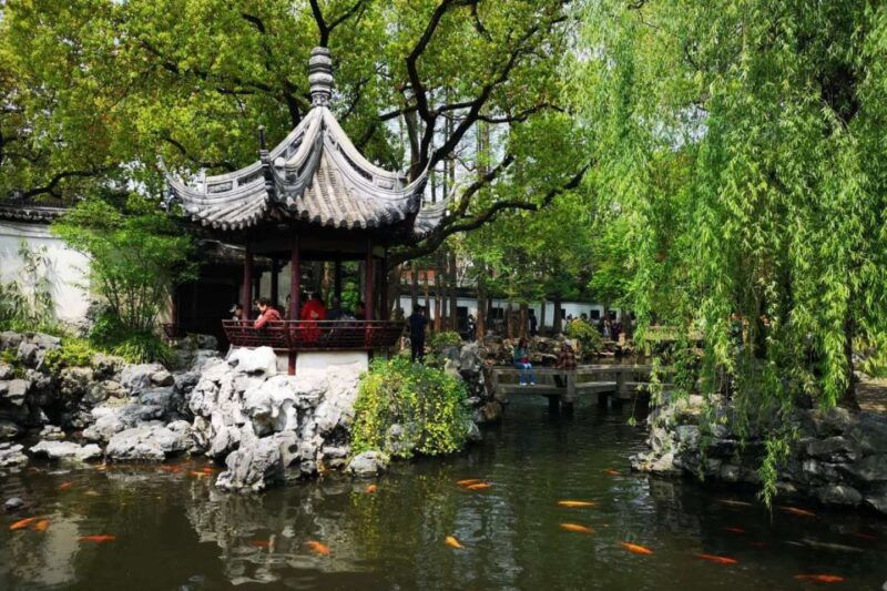 shanghai-yu-garden-and-city-god-temple-walking-tour