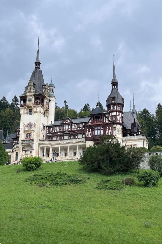 sibiu-draculas-castle-and-dino-park-day-trip