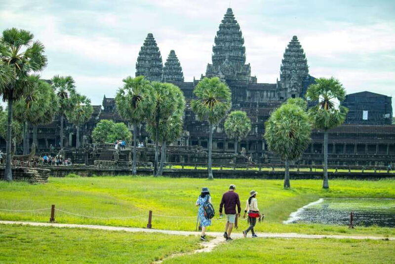 siem-reap-angkor-sunrise-private-tour-world-heritage-site