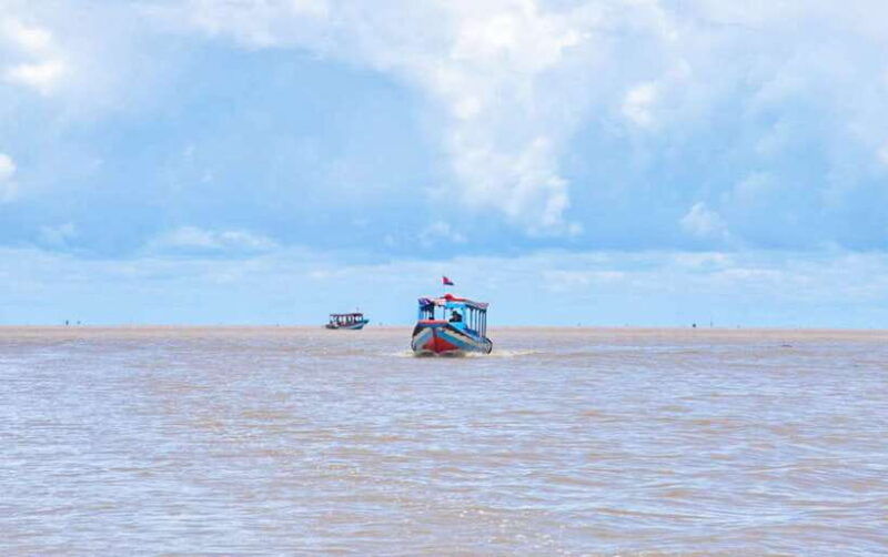 siem-reap-floating-village-and-sunset-private-boat-tour